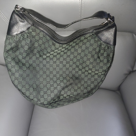 Large Cloth Hunter Green Gucci Hobo - Picture 2 of 12